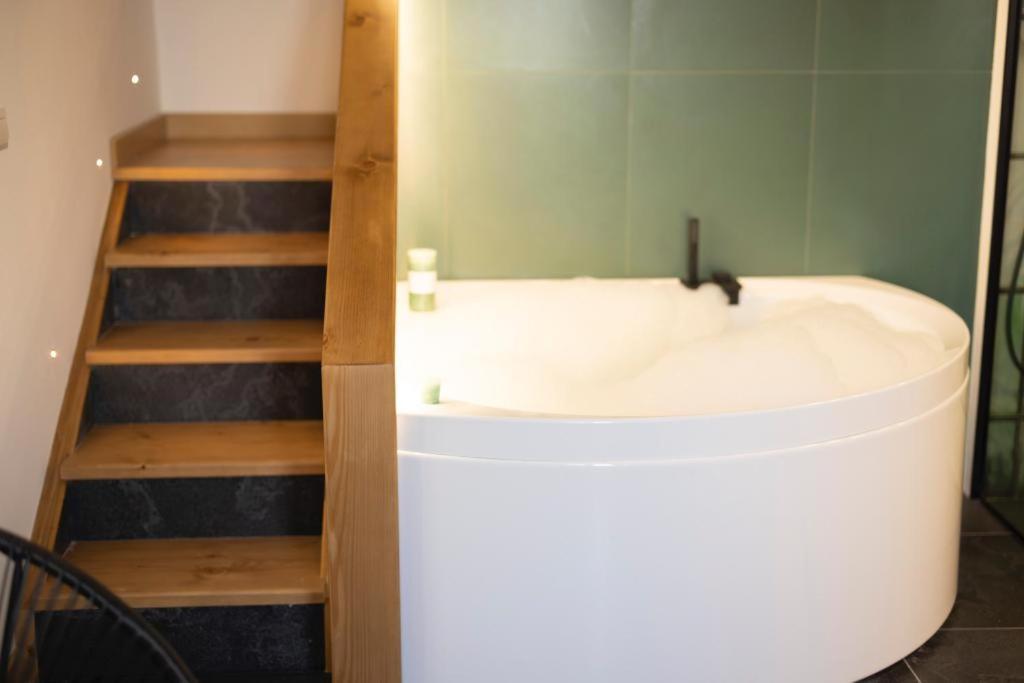 Bali Aqua&Charme Bed & Breakfast Gaeta Exterior photo